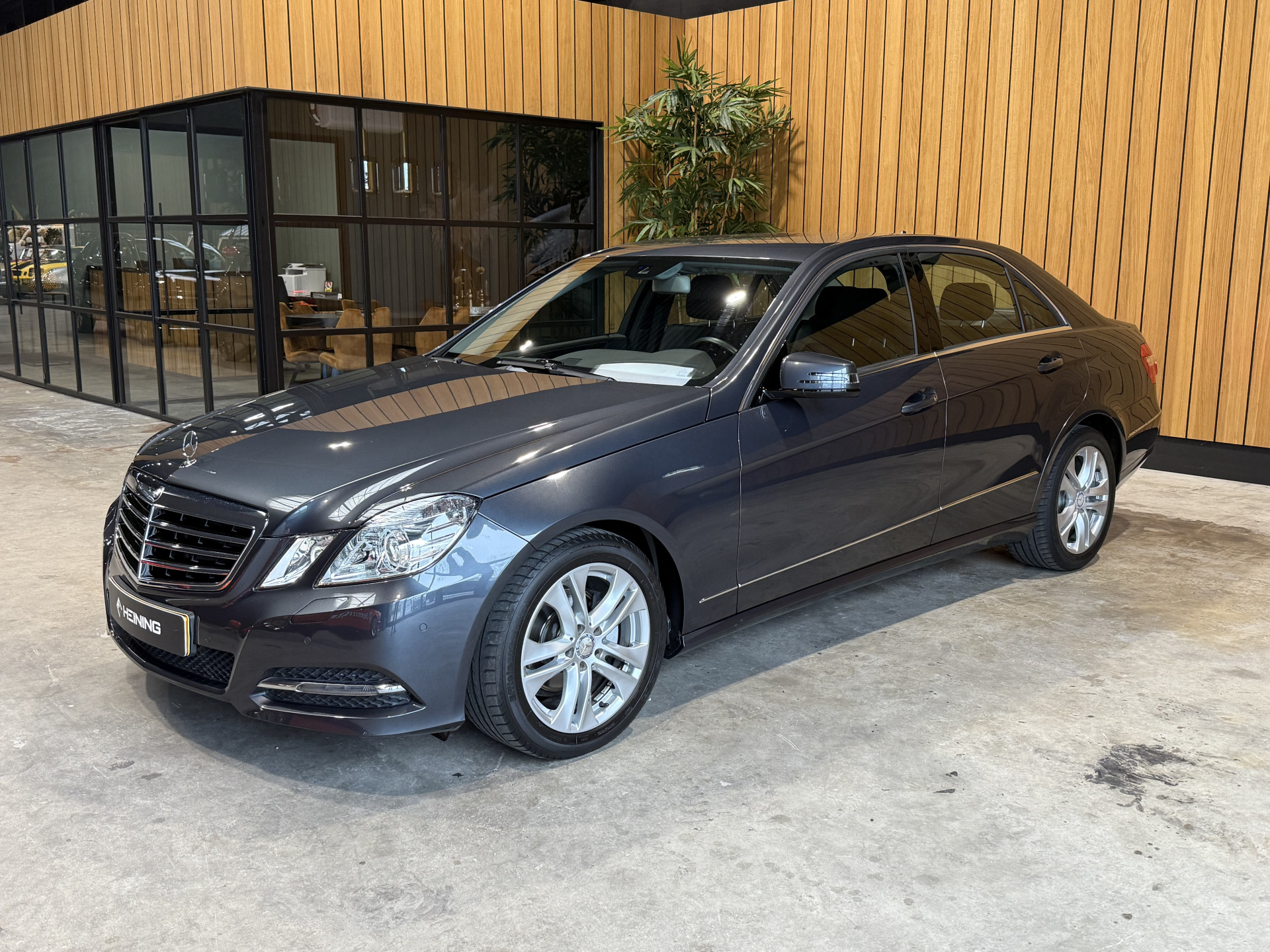 43909367-42.jpg