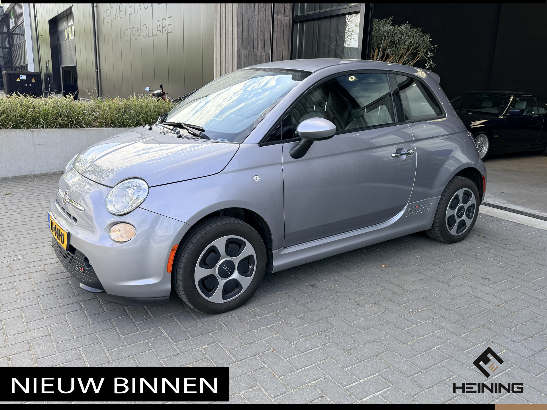 53190190